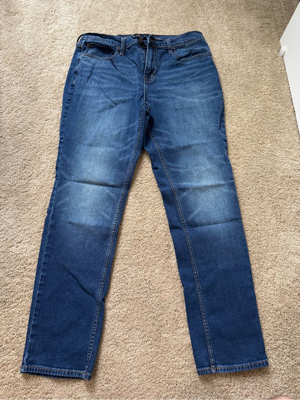 Old Navy Athletic Fit Men’s 33x32 Jeans